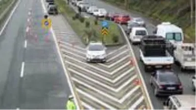Çay hasadı için gelenler Rize’deki arama noktalarında uzun kuyruklar oluşturdu