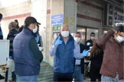 Pazaryerinde korona virüse karşı dezenfekte tüneli