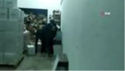 Polisten sahte içki operasyonu: 154 bin TL değerinde malzeme ele geçirildi Polisten sahte içki operasyonu: 154 bin TL değerinde malzeme ele geçirildi