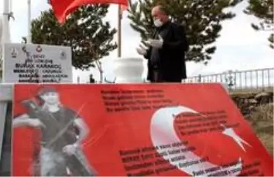 Şehit oğlunun mezarını ziyaret etmek için her gün 30 kilometre yol gidiyor