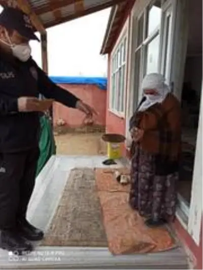 Sosyal yardım evlere teslim edilmeye başlandı Sosyal yardım evlere teslim edilmeye başlandı