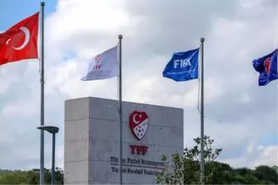 Türkiye Futbol Federasyonu: Ligler, en erken Haziran ayının başında oynanabilecektir Türkiye Futbol Federasyonu: Ligler, en erken Haziran ayının başında oynanabilecektir
