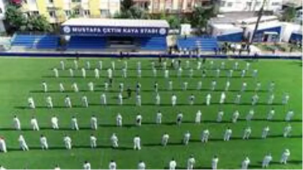 Antalya'da 250 kişilik yıkanabilir maske dağıtım ordusu