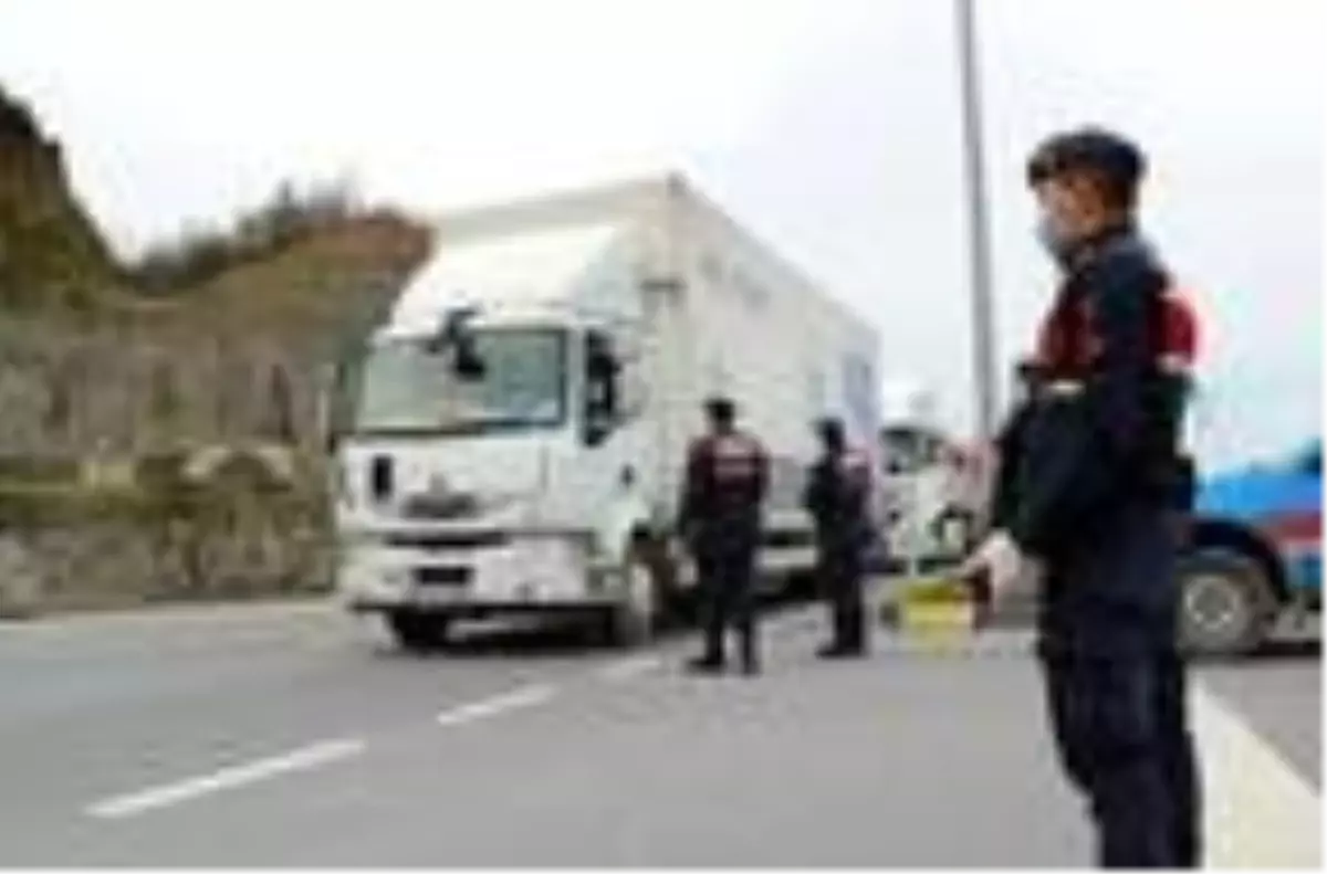 Araç giriş ve çıkışlarına kapatılan Zonguldak'ta denetimler sürüyor