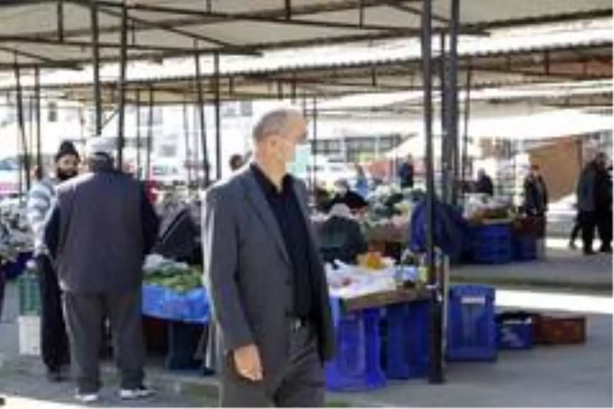 Başkan Uzundemir Koronavirüs önemleri alınan Pazaryerinde incelemelerde bulundu