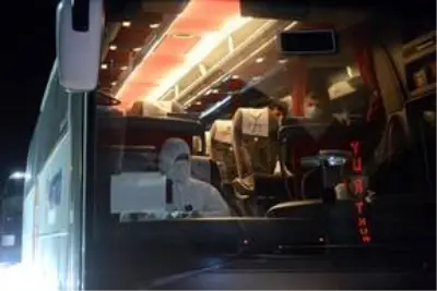 Cezayir'den getirilen 320 Türk işçiler Tokat'ta yurtlara yerleştirildi Cezayir'den getirilen 320 Türk işçiler Tokat'ta yurtlara yerleştirildi