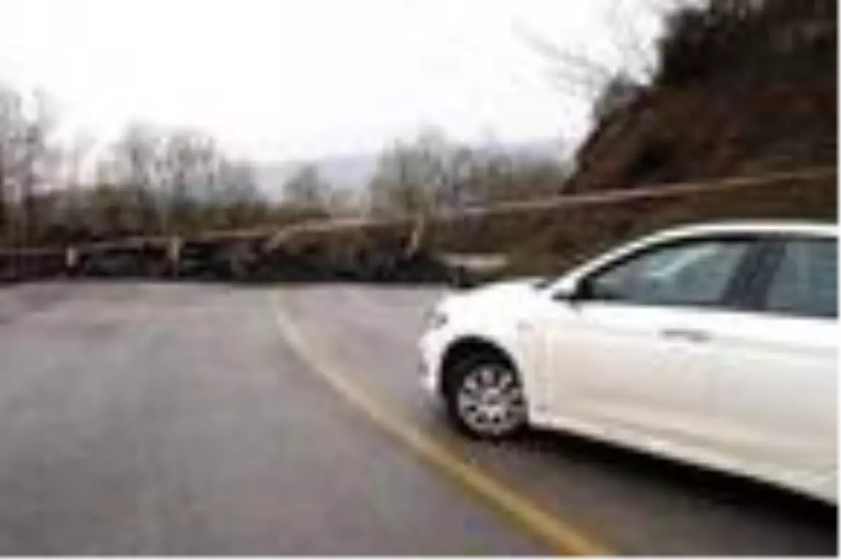 Geçişleri engellemek için jandarma önlemi (2)