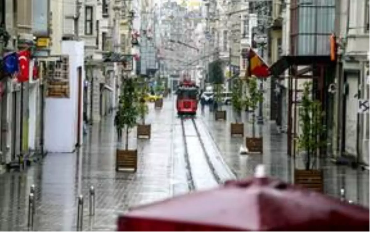 İstanbul'da sokağa çıkma oranı yüzde 75'ten yüzde 16'ya düştü
