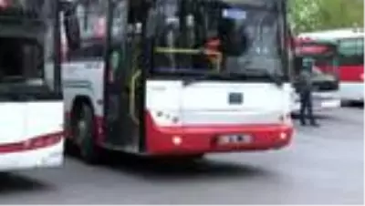 izmir belediye otobuslerinde vatandaslara maske uyarisi