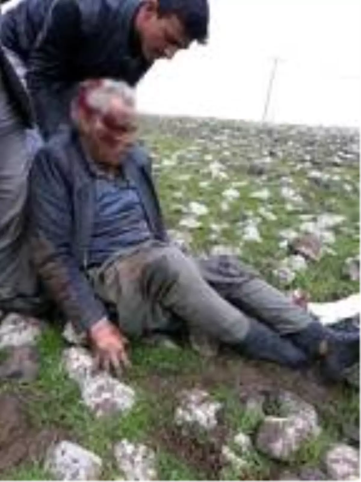 Kopan elektrik teline basan çoban, öldü
