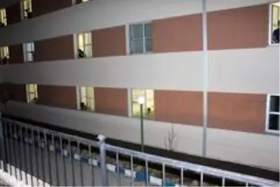 Korona virüs nedeniyle yurtlarda kalan cezaevi personeline alkışlı destek Korona virüs nedeniyle yurtlarda kalan cezaevi personeline alkışlı destek