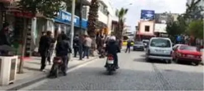 Korona virüs tedbirleri Akhisar'ın en işlek caddesini trafiğe kapattırdı