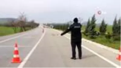 Manisa il sınırında araçlar geri gönderiliyor