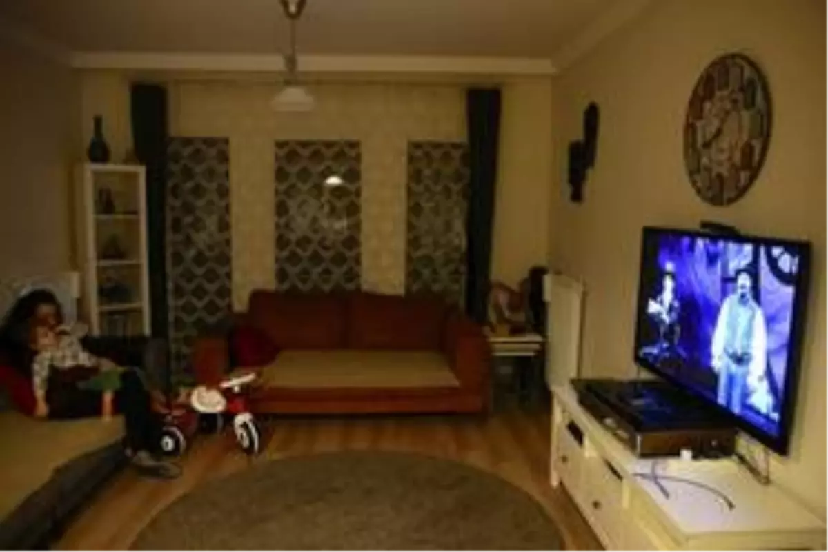 Şehir tiyatrosu oyunu canlı yayında izleyiciyle buluştu