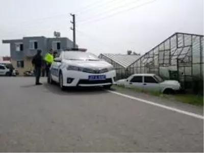 Sokağa çıkma yasağını hiçe sayan 19 yaşındaki genç, polisten kaçarken kaza yaptı Sokağa çıkma yasağını hiçe sayan 19 yaşındaki genç, polisten kaçarken kaza yaptı