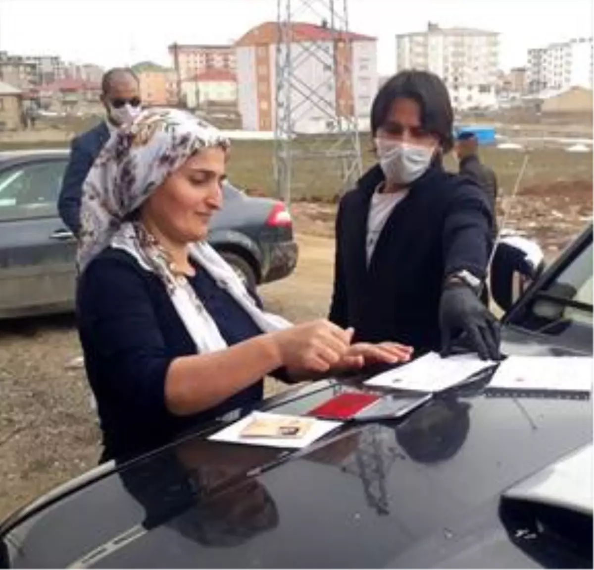 Yüksekova'da sosyal yardımlar dağıtılmaya başlandı