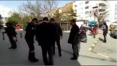 Belediye Başkanı Saygılı, sokakta tek tek maske dağıttı