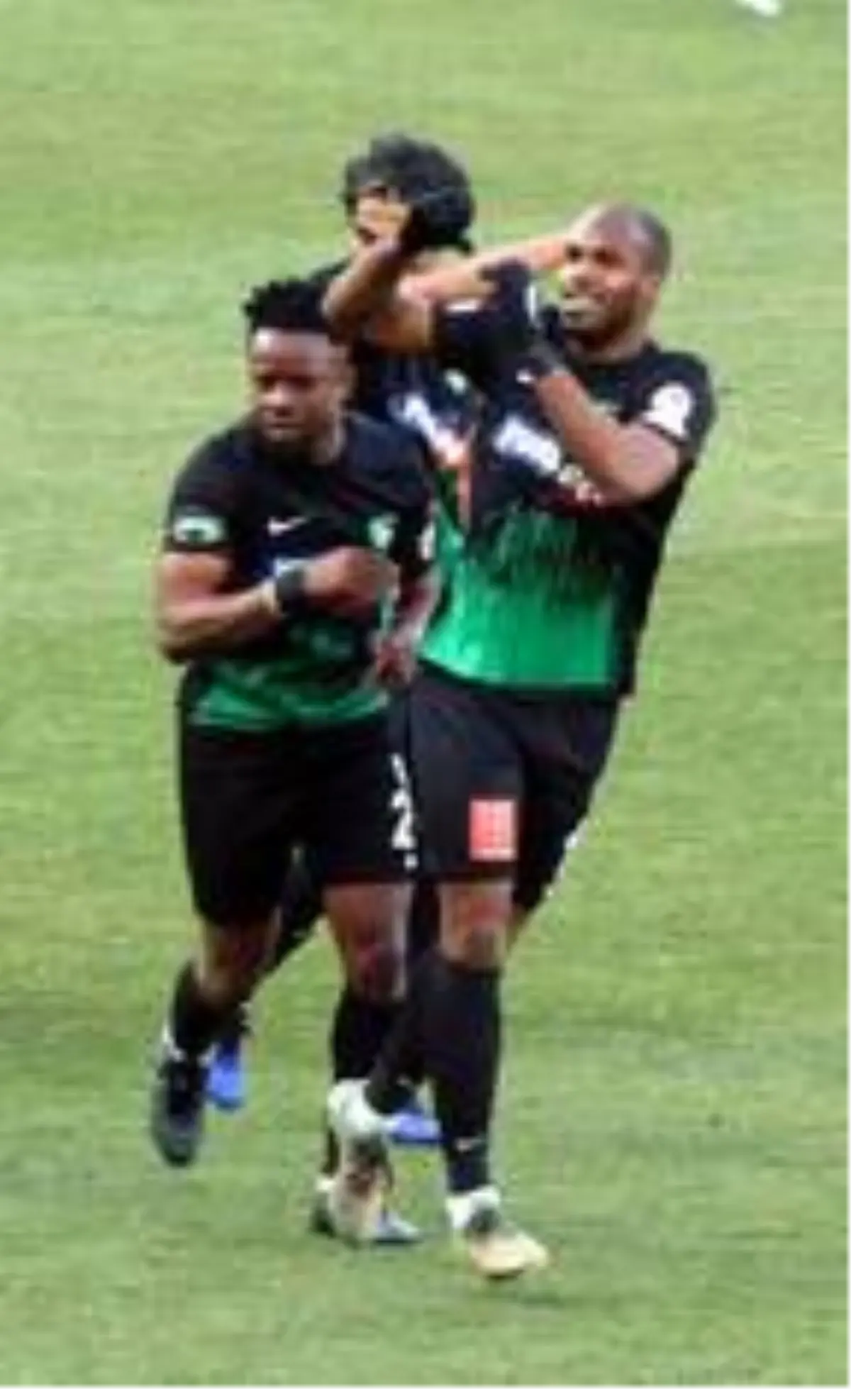 Denizlispor Estupinan'ı takımda tutacak