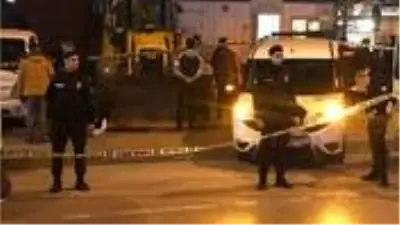 Hakkari'de kavga eden 11 kişiye sosyal mesafeye uymadıkları gerekçesiyle 3 bin 150'şer TL ceza kesildi Hakkari'de kavga eden 11 kişiye sosyal mesafeye uymadıkları gerekçesiyle 3 bin 150'şer TL ceza kesildi