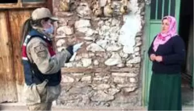 Jandarmadan sosyal yardım mesaisi