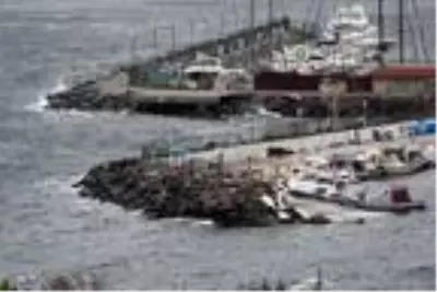 Kuzey Ege ve Güney Marmara'da feribot seferlerine fırtına engeli