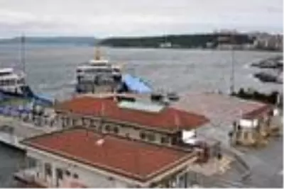 Kuzey Ege ve Güney Marmara'da feribot seferlerine fırtına engeli