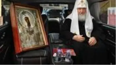 Patrik Kirill, koronavirüse karşı 'mucizevi şefkat ikonuyla' Moskova'yı dolaşıp dua etti Patrik Kirill, koronavirüse karşı 'mucizevi şefkat ikonuyla' Moskova'yı dolaşıp dua etti