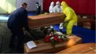 Son Dakika: İtalya'da son 24 saatte koronavirüs nedeniyle 525 kişi hayatını kaybetti Son Dakika: İtalya'da son 24 saatte koronavirüs nedeniyle 525 kişi hayatını kaybetti