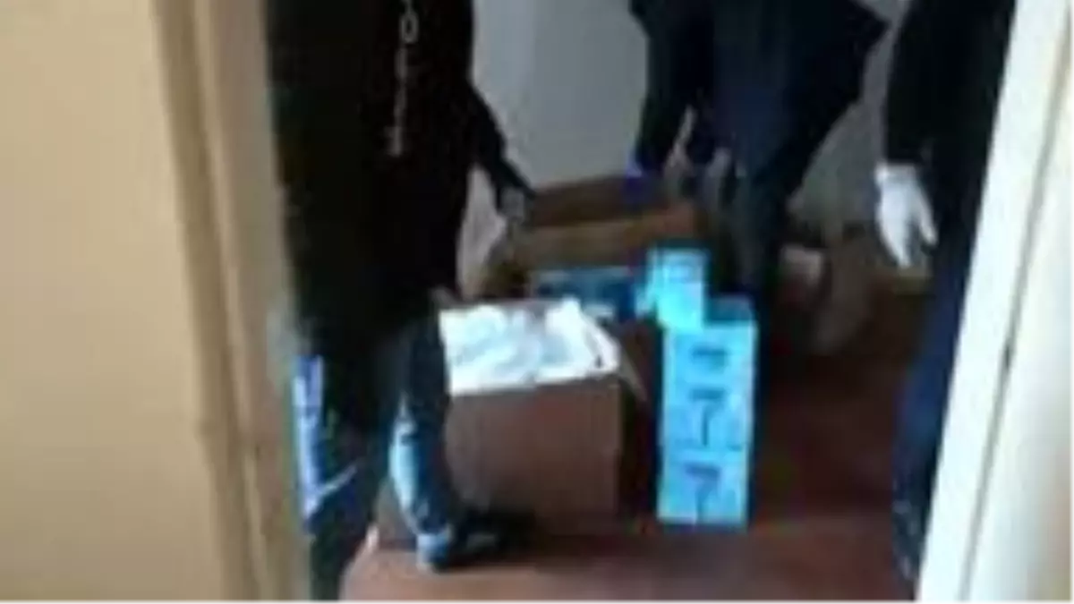 Ümraniye'de kaçak maske imalathanesine baskın