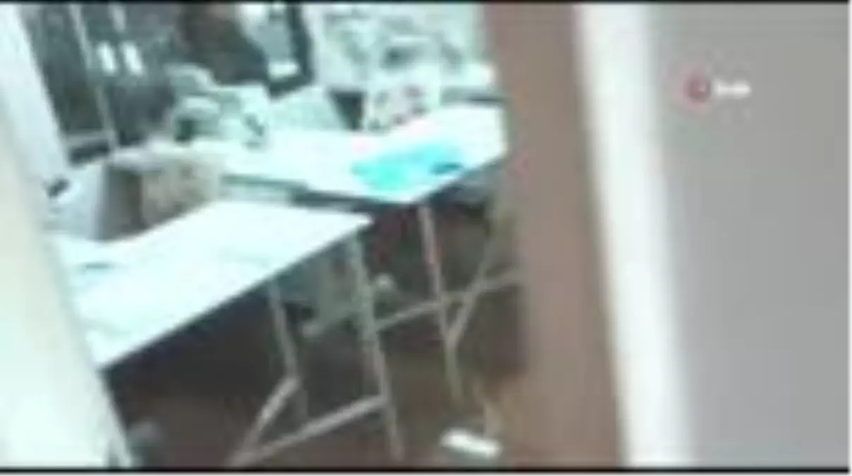 Ümraniye'de kaçak maske imalathanesine baskın