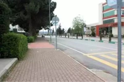 Yurt genelinde 'evde kal' çağrısına büyük oranda uyuluyor Yurt genelinde 'evde kal' çağrısına büyük oranda uyuluyor