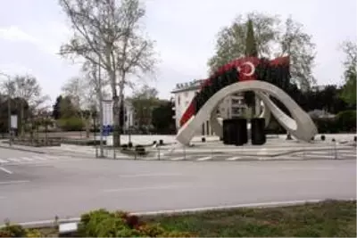 Yurt genelinde 'evde kal' çağrısına büyük oranda uyuluyor Yurt genelinde 'evde kal' çağrısına büyük oranda uyuluyor