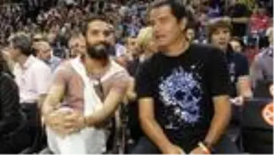 Arda Turan'a canlı yayında Alba, Filipe Luis ve Acun Ilıcalı'dan sürpriz! Arda Turan'a canlı yayında Alba, Filipe Luis ve Acun Ilıcalı'dan sürpriz!