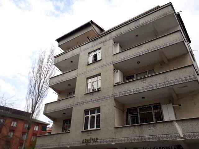 Bağcılar'da 4 bina koronavirüs nedeniyle karantinaya alındı Bağcılar'da 4 bina koronavirüs nedeniyle karantinaya alındı