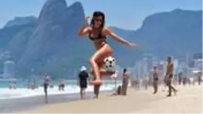 Brezilyalı sporcu Natalia Guitler, yaptığı hareketlerle herkesi kendine hayran bırakıyor Brezilyalı sporcu Natalia Guitler, yaptığı hareketlerle herkesi kendine hayran bırakıyor