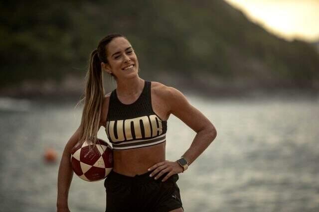 Brezilyalı sporcu Natalia Guitler, yaptığı hareketlerle herkesi kendine hayran bırakıyor Brezilyalı sporcu Natalia Guitler, yaptığı hareketlerle herkesi kendine hayran bırakıyor