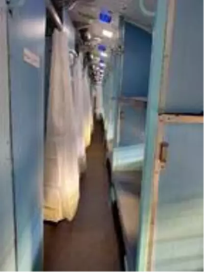 Koronavirüsle mücadele eden Hindistan'da, tren vagonları hastaneye çevrildi Koronavirüsle mücadele eden Hindistan'da, tren vagonları hastaneye çevrildi