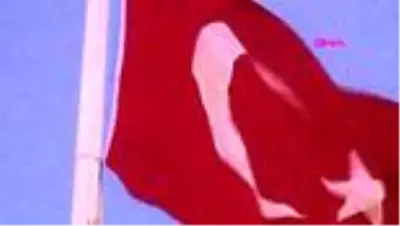 İSTANBUL’DA FIRTINA ETKİLİ OLUYOR