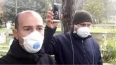 Karantinada olduğu için babasının cenazesini telefondan izledi Karantinada olduğu için babasının cenazesini telefondan izledi