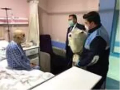 Kibarca verdiği siparişle tanınan Burhan amcaya hastanede ziyaret Kibarca verdiği siparişle tanınan Burhan amcaya hastanede ziyaret