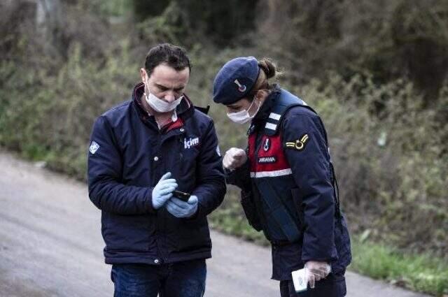 Korona denetimine takılan vatandaş, İstanbul'a yürüyerek dönmek zorunda kaldı Korona denetimine takılan vatandaş, İstanbul'a yürüyerek dönmek zorunda kaldı