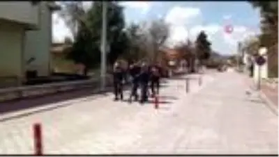 Özel aparatla hırsızlık yapan şahısları JASAT yakaladı
