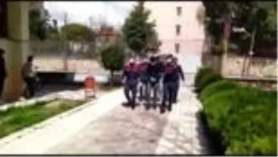 Özel aparatla hırsızlık yapan şahısları JASAT yakaladı Özel aparatla hırsızlık yapan şahısları JASAT yakaladı