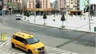 Rize-Artvin ile Rize ilçeleri ve köyleri arasında toplu taşıma durduruldu Rize-Artvin ile Rize ilçeleri ve köyleri arasında toplu taşıma durduruldu