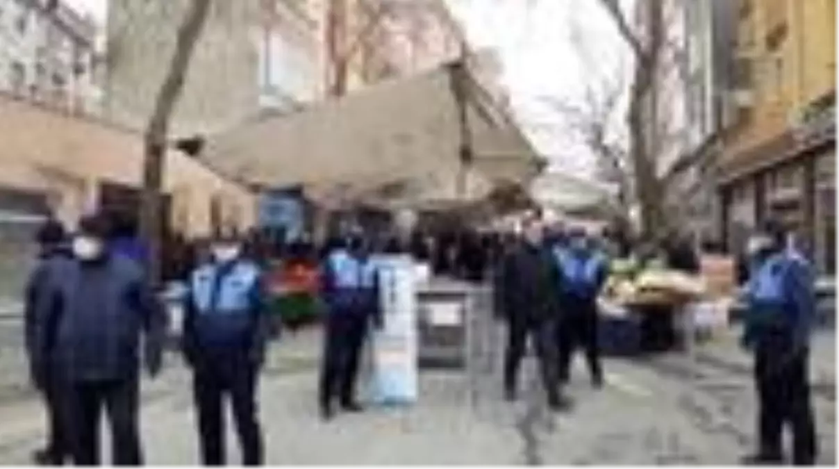 Silivri'de pazar girişinde maske denetimi