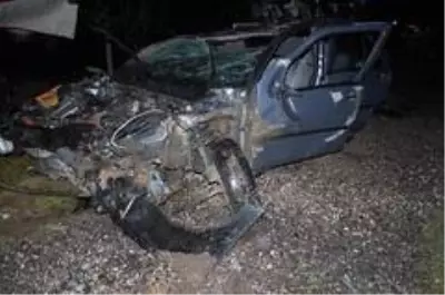 Tekirdağ'da feci kaza: Otomobil hurdaya döndü