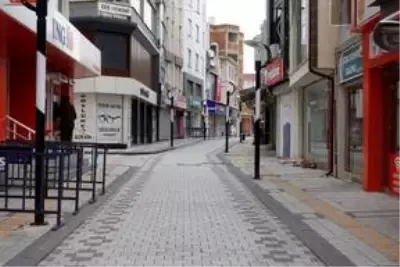 Trakya'da cadde ve sokaklar boş kaldı Trakya'da cadde ve sokaklar boş kaldı