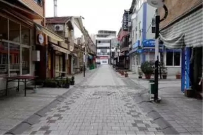 Trakya'da cadde ve sokaklar boş kaldı Trakya'da cadde ve sokaklar boş kaldı