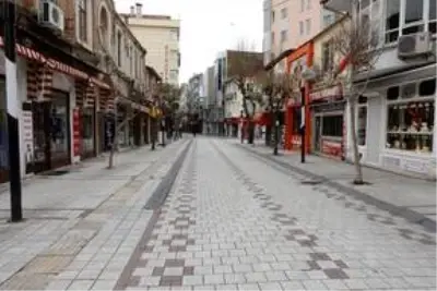 Trakya'da cadde ve sokaklar boş kaldı Trakya'da cadde ve sokaklar boş kaldı