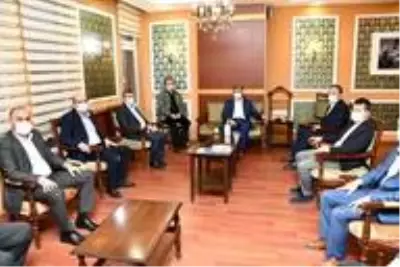 Vali Gürel, siyasi parti başkanları ile korona virüs salgınını değerlendirdi Vali Gürel, siyasi parti başkanları ile korona virüs salgınını değerlendirdi